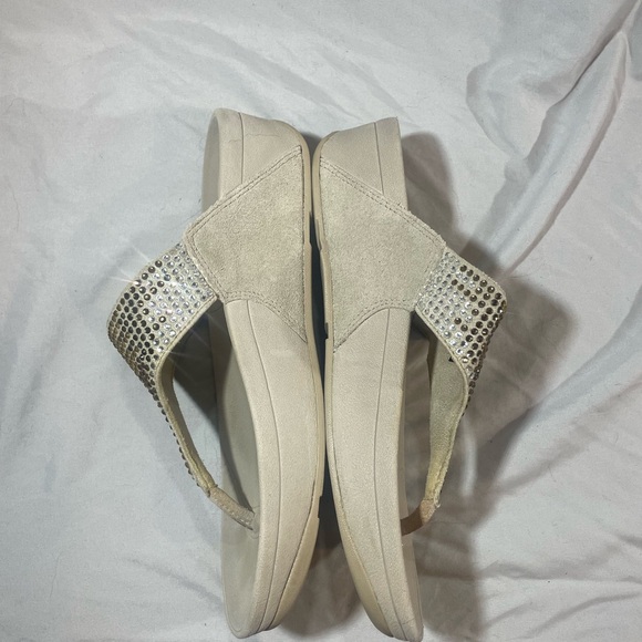 Fitflop Womens 7 US Incastone GOLD BEADED Thong Sandals Rhinestones - Picture 2 of 5